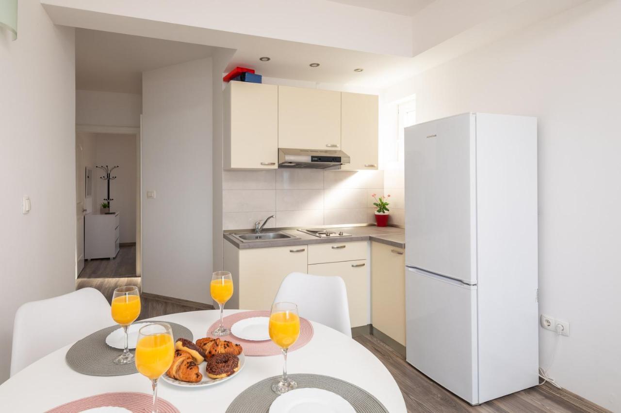 Apartments Ivan โอมิช ภายนอก รูปภาพ