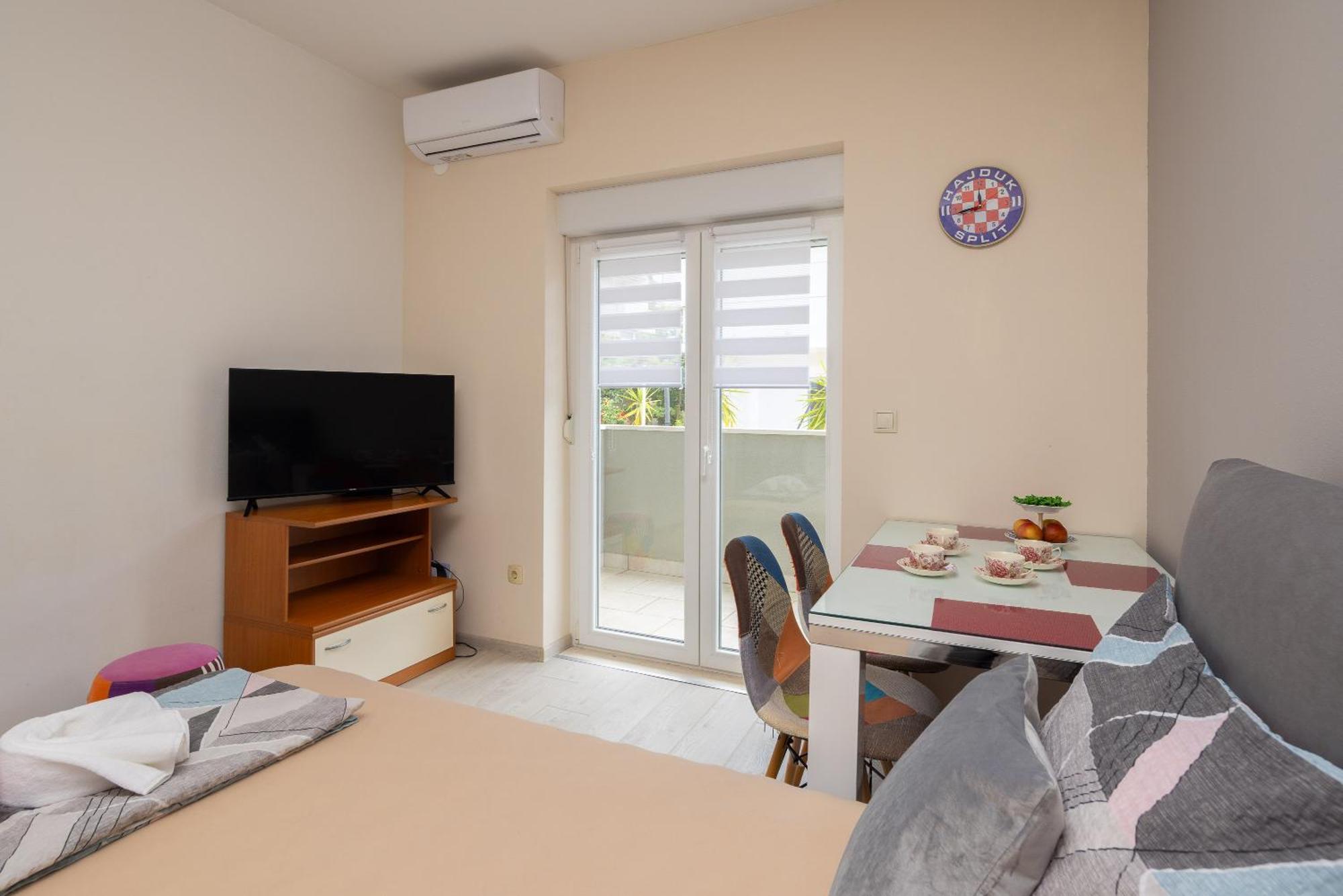 Apartments Ivan โอมิช ภายนอก รูปภาพ
