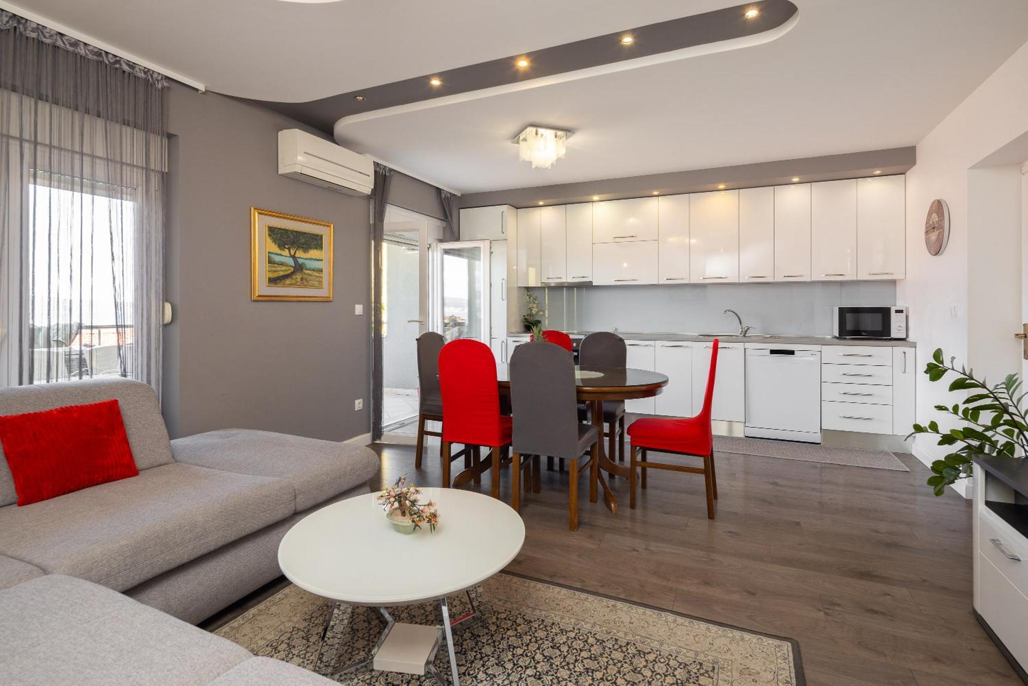 Apartments Ivan โอมิช ภายนอก รูปภาพ