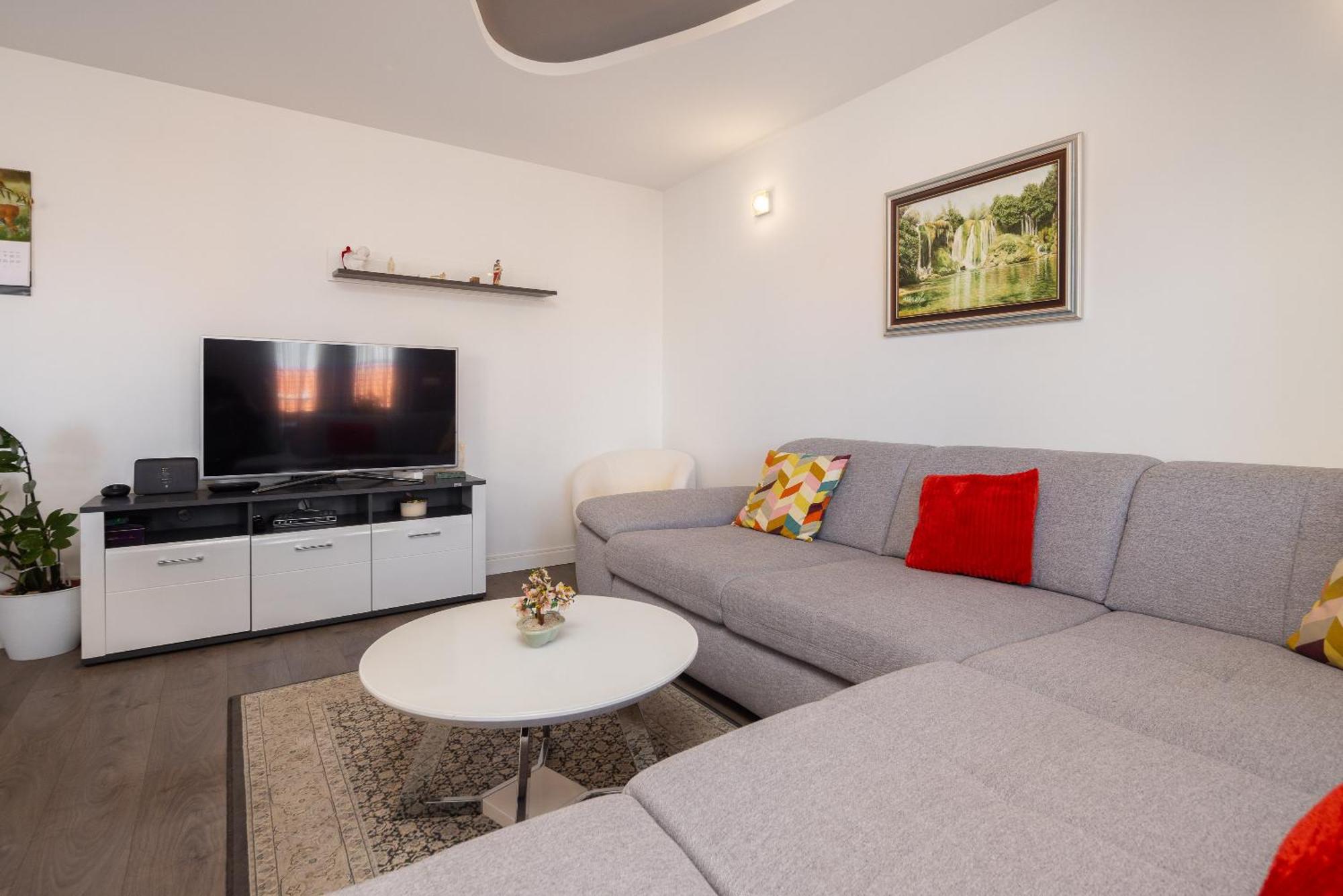 Apartments Ivan โอมิช ภายนอก รูปภาพ