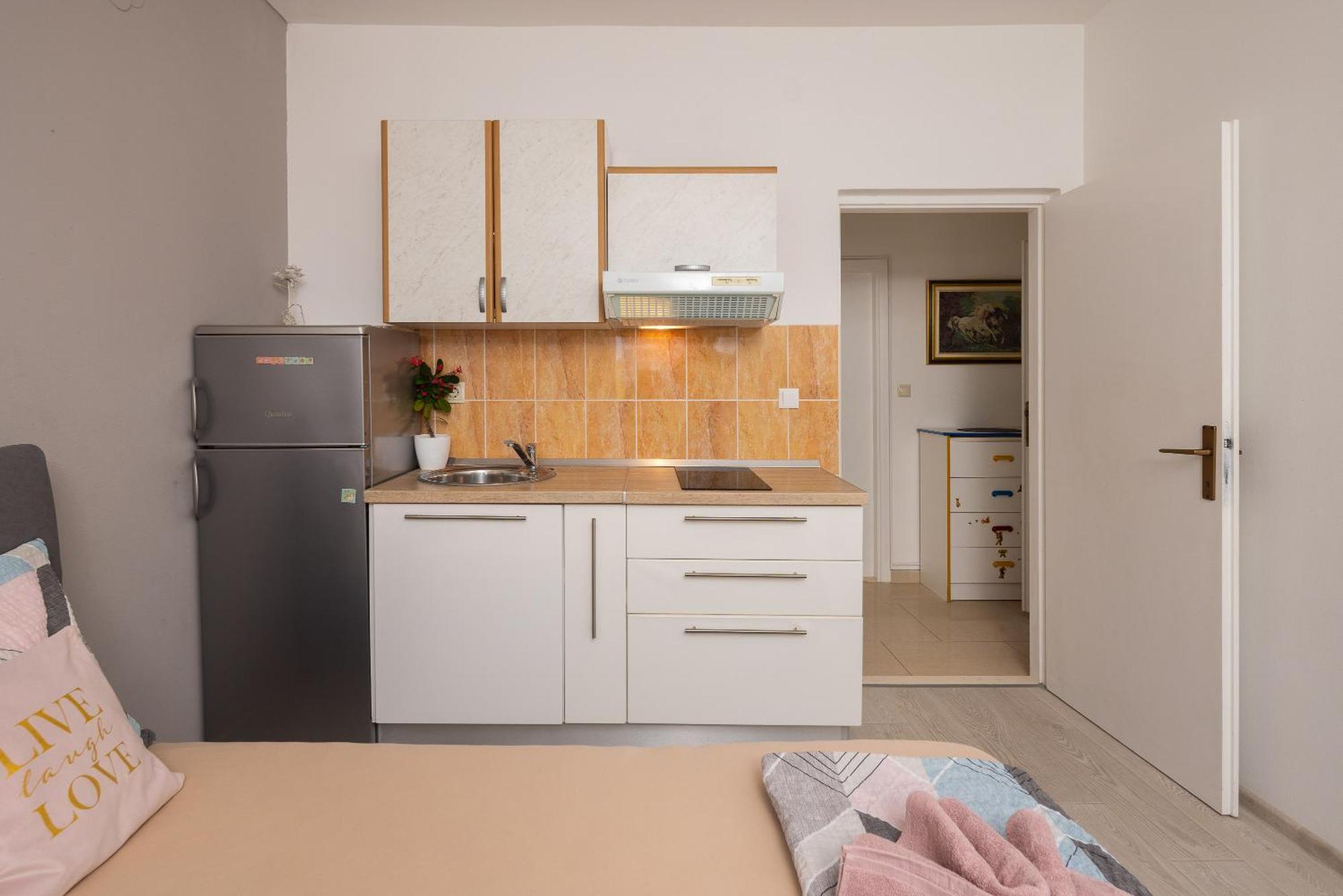Apartments Ivan โอมิช ภายนอก รูปภาพ